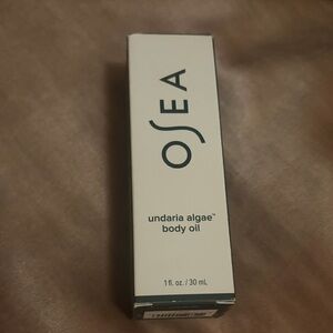 Sea Undaria Algae Body Oil - White and Black